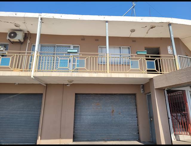 2 BEDROOM FLAT TO LET IN SHALLCROSS